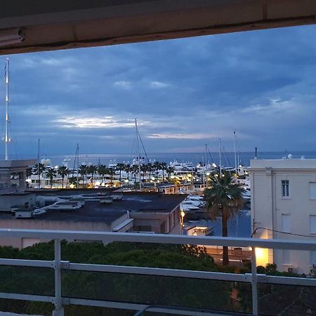 Standing Vue Mer Entre Cannes Et Antibes Golfe-Juan Exterior photo